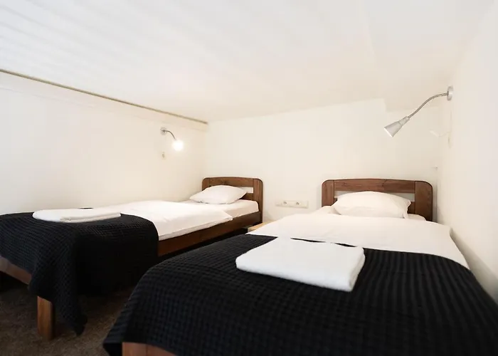 Aparthotel Salve Station 3*